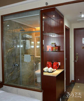 Xinhang Hotel (Zhuhai Jinwan Airport Science and Technology College) 3*