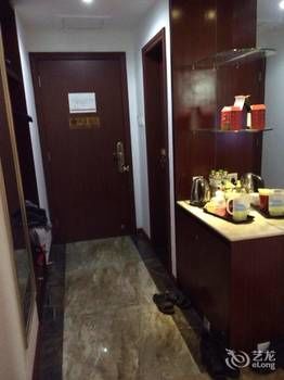 Xinhang Hotel (Zhuhai Jinwan Airport Science and Technology College) 3*