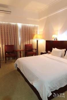 Xinhang Hotel (Zhuhai Jinwan Airport Science and Technology College) 3*