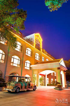 L.V.BAY 3*