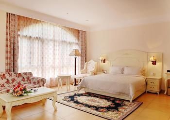 L.V.BAY 3*