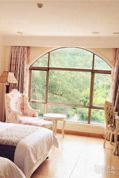 L.V.BAY 3*