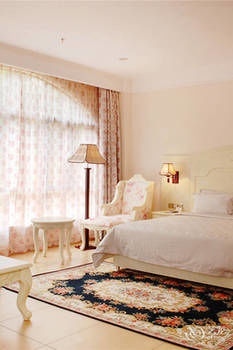 L.V.BAY 3*