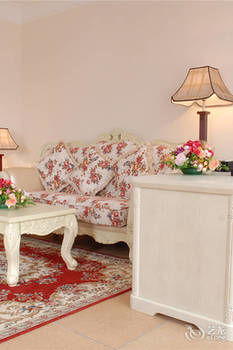 L.V.BAY 3*