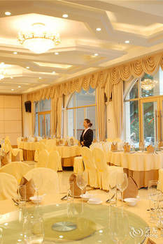 L.V.BAY 3*