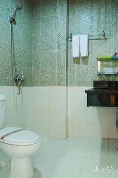 Boutique Holiday Hotel (Beihai Beibuwan Square) 3*