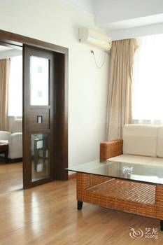 Boutique Holiday Hotel (Beihai Beibuwan Square) 3*