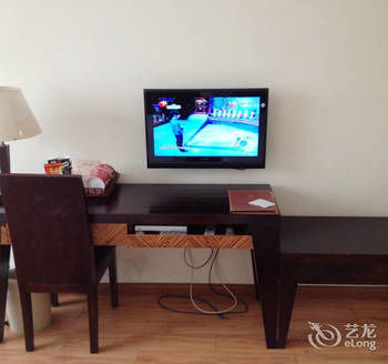 Boutique Holiday Hotel (Beihai Beibuwan Square) 3*