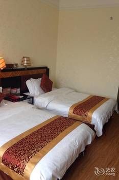 Boutique Holiday Hotel (Beihai Beibuwan Square) 3*