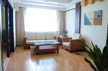 Boutique Holiday Hotel (Beihai Beibuwan Square) 3*