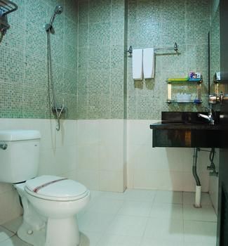 Boutique Holiday Hotel (Beihai Beibuwan Square) 3*