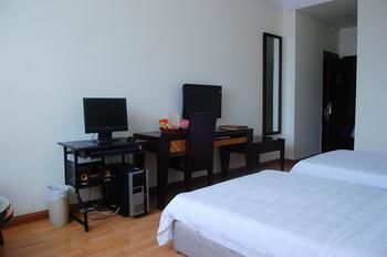 Boutique Holiday Hotel (Beihai Beibuwan Square) 3*