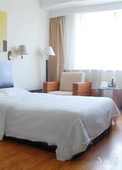 Boutique Holiday Hotel (Beihai Beibuwan Square) 3*