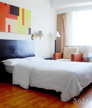 Boutique Holiday Hotel (Beihai Beibuwan Square) 3*