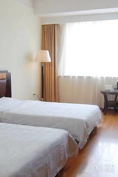 Boutique Holiday Hotel (Beihai Beibuwan Square) 3*