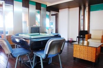 Boutique Holiday Hotel (Beihai Beibuwan Square) 3*