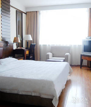 Boutique Holiday Hotel (Beihai Beibuwan Square) 3*