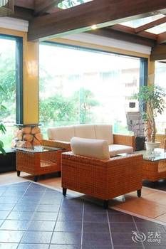 Boutique Holiday Hotel (Beihai Beibuwan Square) 3*