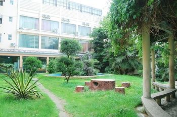 Boutique Holiday Hotel (Beihai Beibuwan Square) 3*