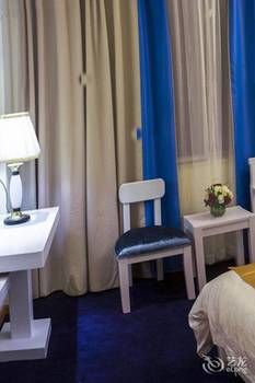 Jinyi Holiday Hotel (Guilin Railway Station South Zhongshan Road) 3*
