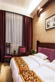 Jinyi Holiday Hotel (Guilin Railway Station South Zhongshan Road) 3*