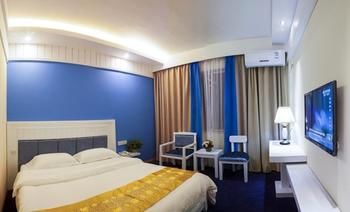 Jinyi Holiday Hotel (Guilin Railway Station South Zhongshan Road) 3*