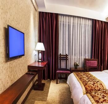 Jinyi Holiday Hotel (Guilin Railway Station South Zhongshan Road) 3*