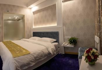 Jinyi Holiday Hotel (Guilin Railway Station South Zhongshan Road) 3*