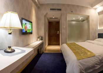 Jinyi Holiday Hotel (Guilin Railway Station South Zhongshan Road) 3*