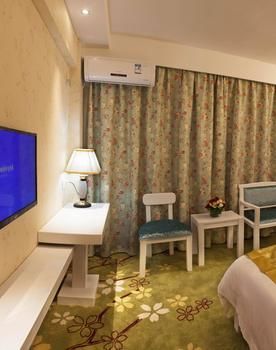 Jinyi Holiday Hotel (Guilin Railway Station South Zhongshan Road) 3*