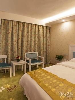 Jinyi Holiday Hotel (Guilin Railway Station South Zhongshan Road) 3*
