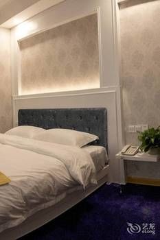 Jinyi Holiday Hotel (Guilin Railway Station South Zhongshan Road) 3*