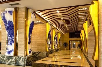 Jinyi Holiday Hotel (Guilin Railway Station South Zhongshan Road) 3*