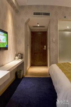 Jinyi Holiday Hotel (Guilin Railway Station South Zhongshan Road) 3*