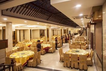 Jinyi Holiday Hotel (Guilin Railway Station South Zhongshan Road) 3*
