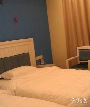 Jinyi Holiday Hotel (Guilin Railway Station South Zhongshan Road) 3*