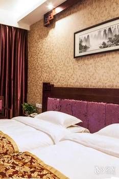 Jinyi Holiday Hotel (Guilin Railway Station South Zhongshan Road) 3*