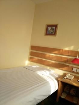 Homeinn · neo Hotel (Urumqi Autonomous Region Museum Military District General Hospital) 2*