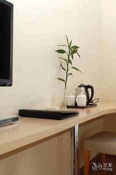 Holiday Inn Nanjing Yingzun Hotel (Nanjing University Xianlin Subway Station) 3*
