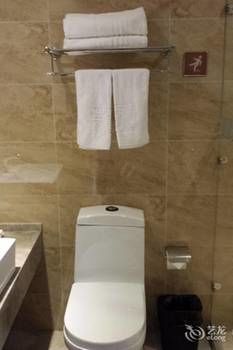 Holiday Inn Nanjing Yingzun Hotel (Nanjing University Xianlin Subway Station) 3*