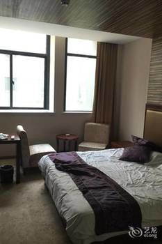 Holiday Inn Nanjing Yingzun Hotel (Nanjing University Xianlin Subway Station) 3*