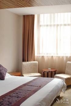 Holiday Inn Nanjing Yingzun Hotel (Nanjing University Xianlin Subway Station) 3*