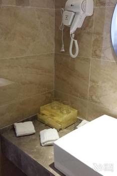 Holiday Inn Nanjing Yingzun Hotel (Nanjing University Xianlin Subway Station) 3*