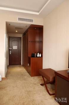 Holiday Inn Nanjing Yingzun Hotel (Nanjing University Xianlin Subway Station) 3*