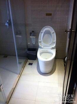 Zhangjiajie Fulante Tianmenjun Boutique Hotel (Hourong Food Street 72 Wonder Tower) 2*