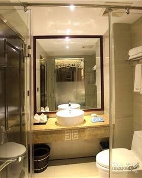 Zhangjiajie Fulante Tianmenjun Boutique Hotel (Hourong Food Street 72 Wonder Tower) 2*