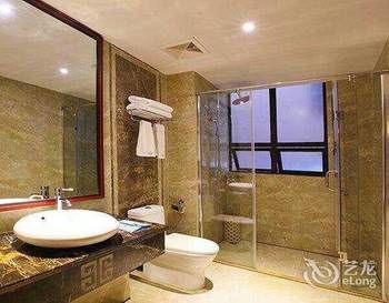 Zhangjiajie Fulante Tianmenjun Boutique Hotel (Hourong Food Street 72 Wonder Tower) 2*