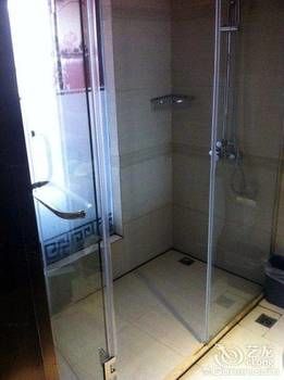 Zhangjiajie Fulante Tianmenjun Boutique Hotel (Hourong Food Street 72 Wonder Tower) 2*