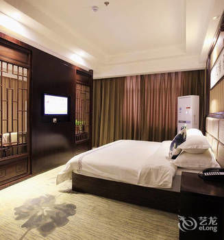 Zhangjiajie Fulante Tianmenjun Boutique Hotel (Hourong Food Street 72 Wonder Tower) 2*