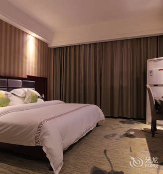 Zhangjiajie Fulante Tianmenjun Boutique Hotel (Hourong Food Street 72 Wonder Tower) 2*